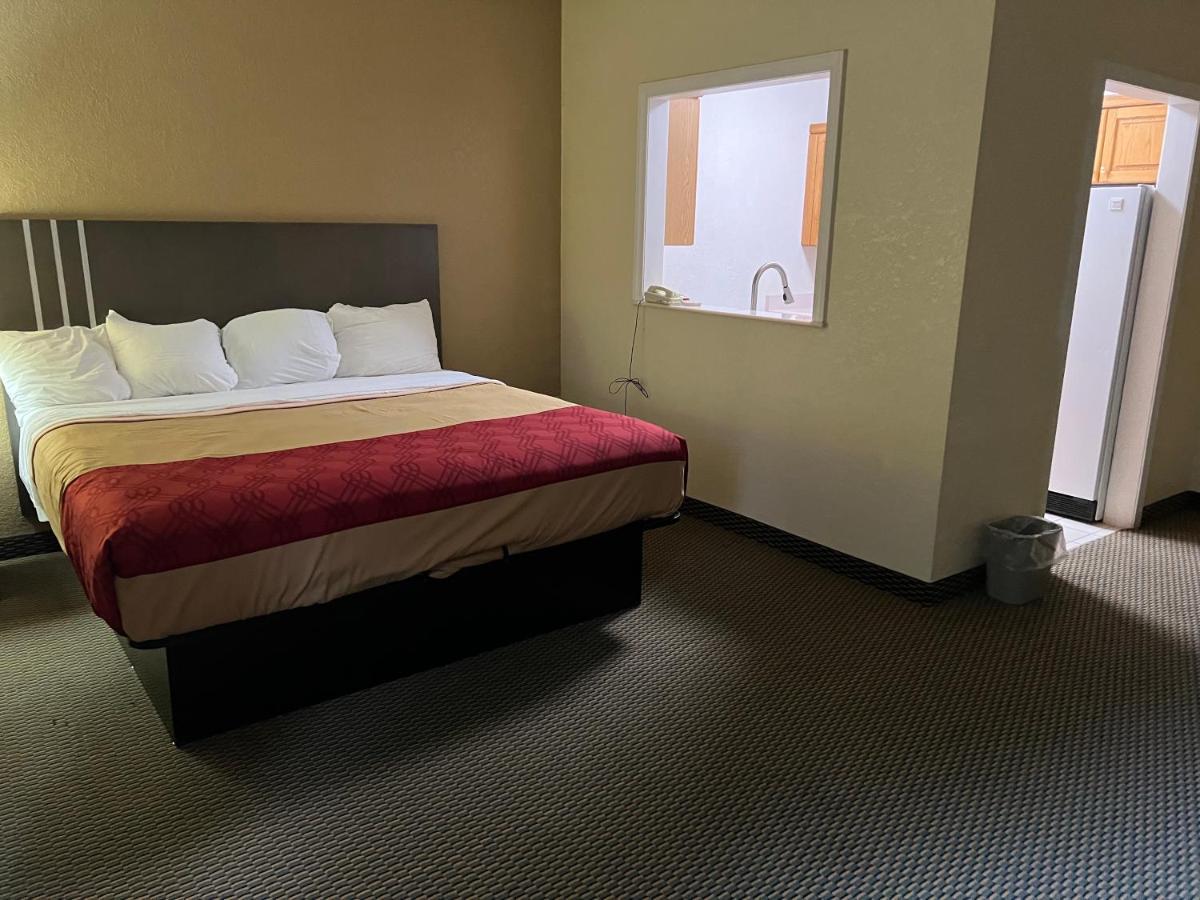 Express Inn & Suites Decatur Экстерьер фото