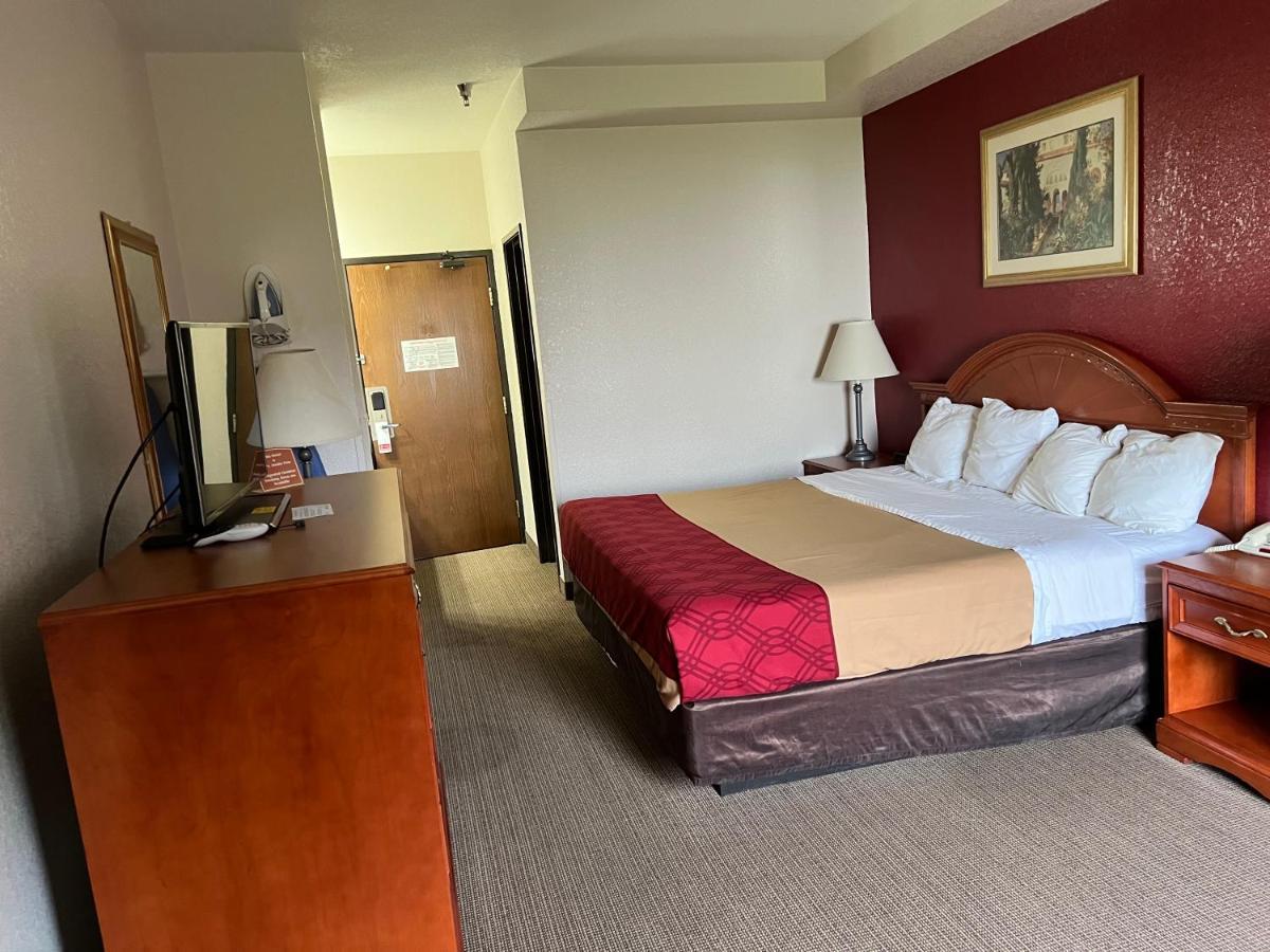 Express Inn & Suites Decatur Экстерьер фото