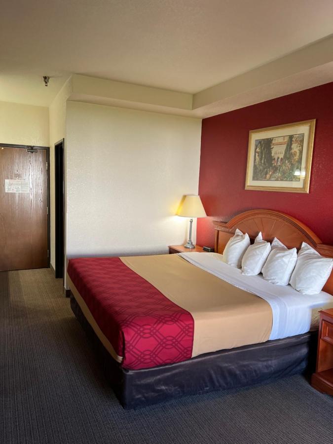 Express Inn & Suites Decatur Экстерьер фото